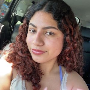 Meet your Posher, Leslie